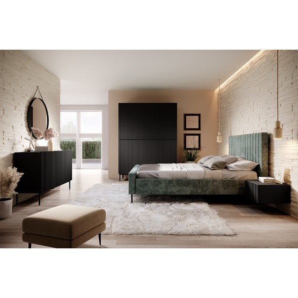 Komoda Nicole 150 cm z trzema szufladami - czarny mat / czarne nóżki