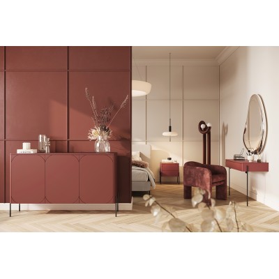 Komoda trzydrzwiowa z 4 ukrytymi szufladami Sonatia 150 cm - burgund