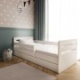 Łóżko z zabezpieczeniem dla dziecka Tomi 140x80 białe